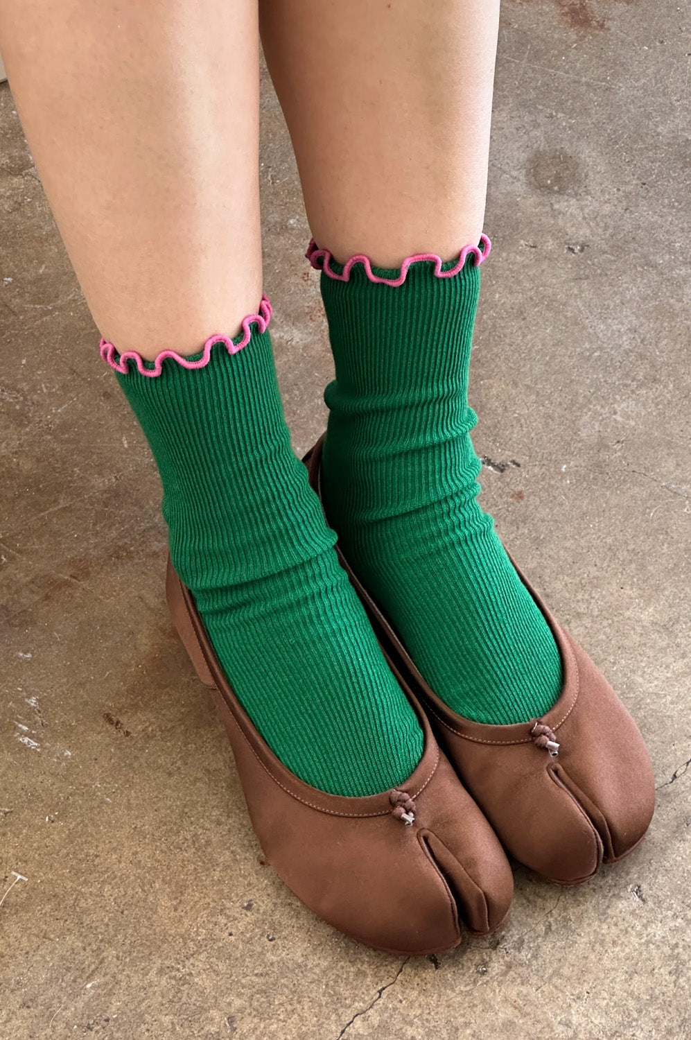 Le Bon Shoppe Ruffled Spinach Pink Edge Socks